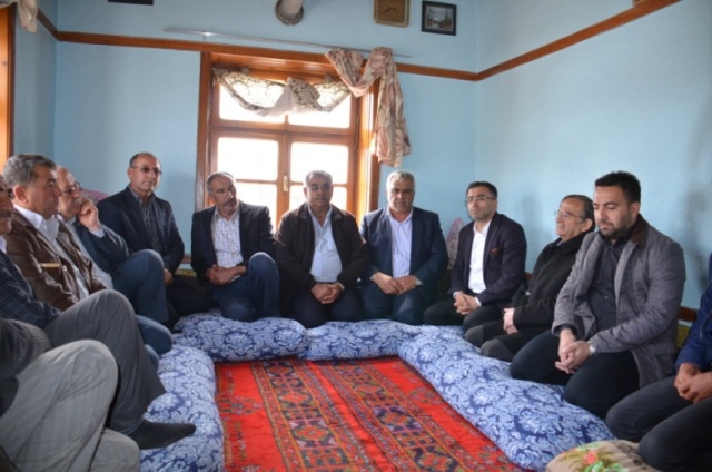 omer-unal-refrendum-calismalarina-devam-ediyor-(8).jpg