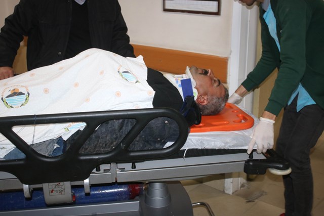 otomobil-traktore-arkadan-carpti-2-yarali--(3).jpg