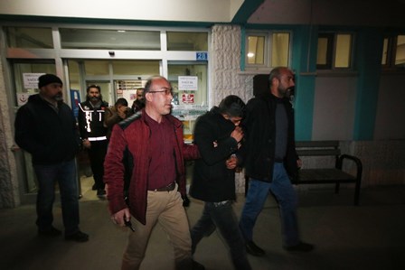 otomobilin-motorundan-esrar-zulasi-cikti--(1).jpg