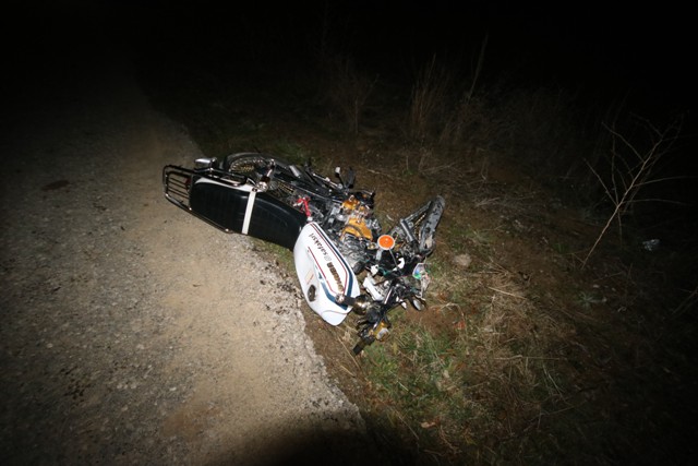 otomobille-carpisan-motosikletin-surucusu-oldu--(3).jpg