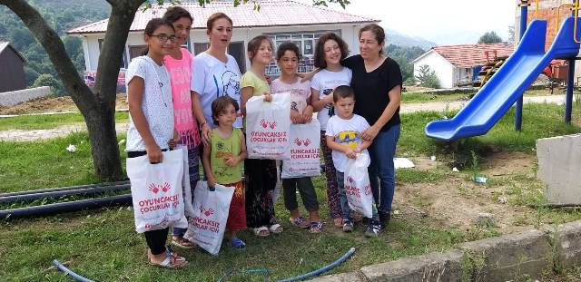 oyuncaksiz-cocuklar-icin--(1).jpeg