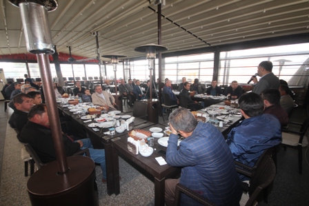 ozaltun,-hububatcilarla--(2).jpg