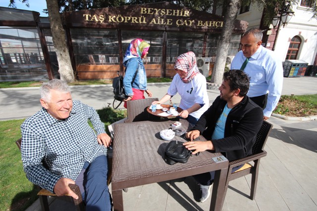 ozel-cocuklardan-musterilere-cay--(3).jpg