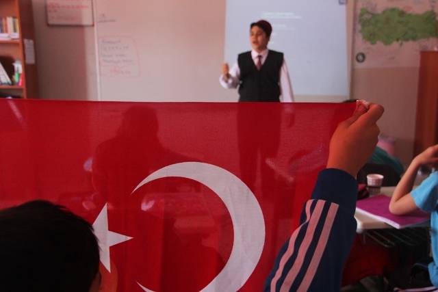 ozel-genclik-okulunda-12-mart-istiklal-marsi’nin-kabulu--(2).jpg