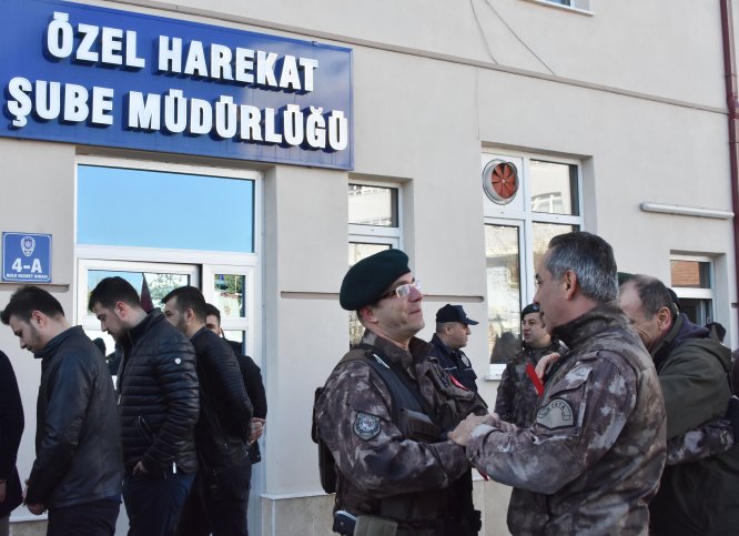 ozel-harekat-polisleri,-tekbirlerle-afrine-ugurlandi-(14).jpg