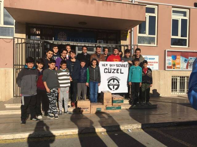 ozel-turmak-okullari-ogrencilerinden-kitap-destegi-(2).jpg