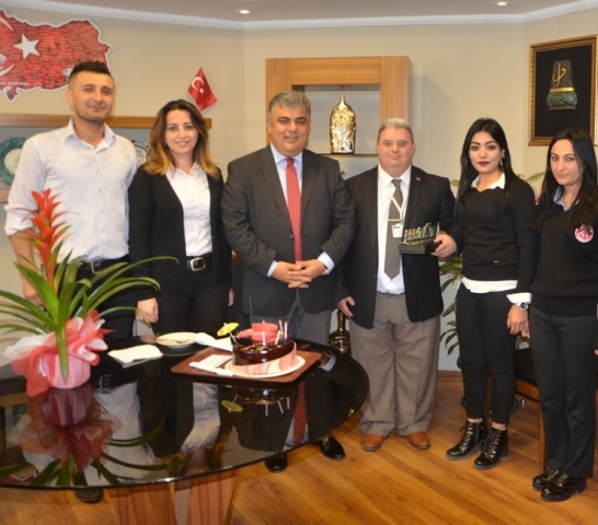 ozguven’den-serdar’a-surpriz-dogum-gunu-(3).jpg