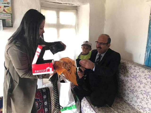 ozguven,-minik-fethi-sekin’i-unutmadi-(1).jpg
