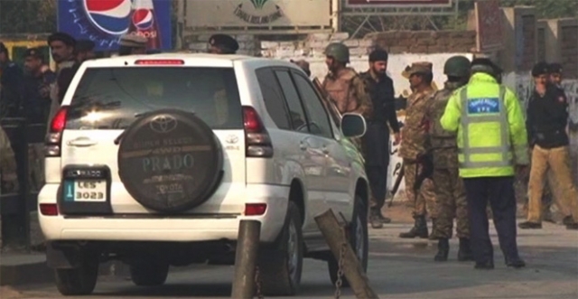 pakistan-da-okula-silahli-baskin-21-olu-40-6778726_4467_m.jpg pakistan-da-okula-silahli-baskin-21-olu-40-6778726_4467_m.jpg