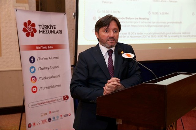 pakistanli-turkiye-mezunlari-bulustu2.jpg