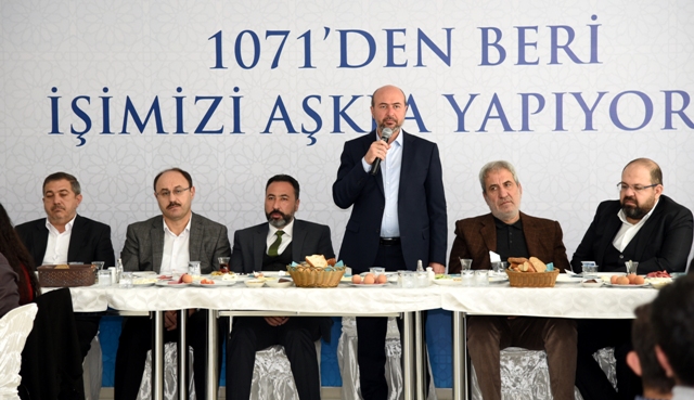 pekyatirmaci-gelecegin-turkiyesi-genclerle--(1).jpg
