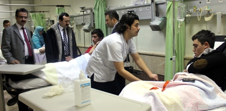 rektor-gokbel-yaralilari-ziyaret-etti-2.jpg rektor-gokbel-yaralilari-ziyaret-etti-2.jpg