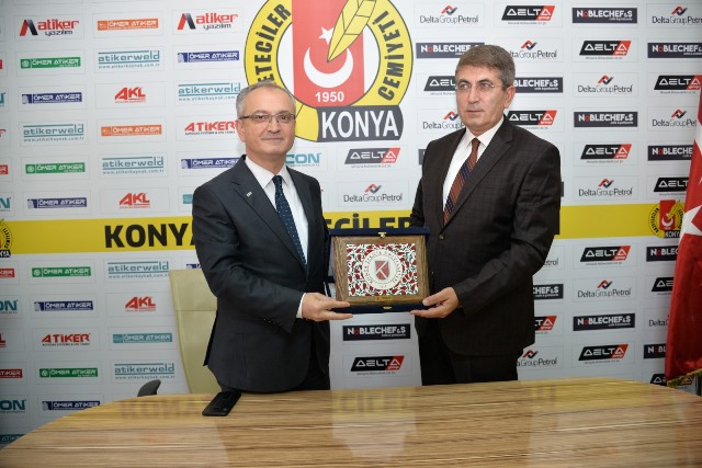 rektor-ozcelik’ten,-konya-gazeteciler-cemiyeti’ne--(1).jpeg