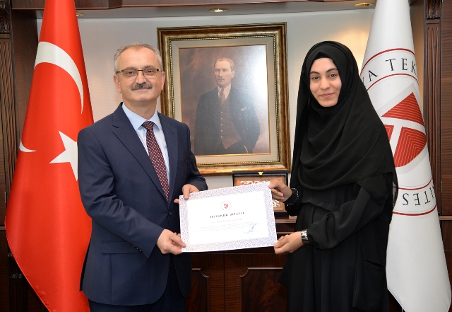 rektor-ozcelik’ten,-tesekkur--(6).jpg