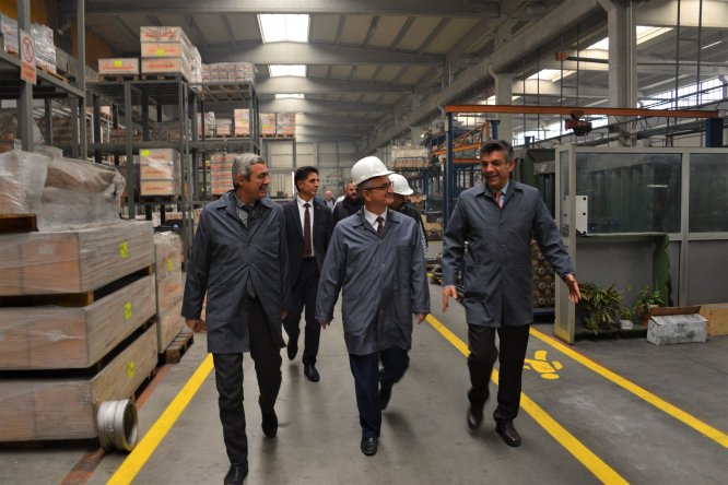 rektor-ozcelik’ten-3.-osb’ye--(1).jpg
