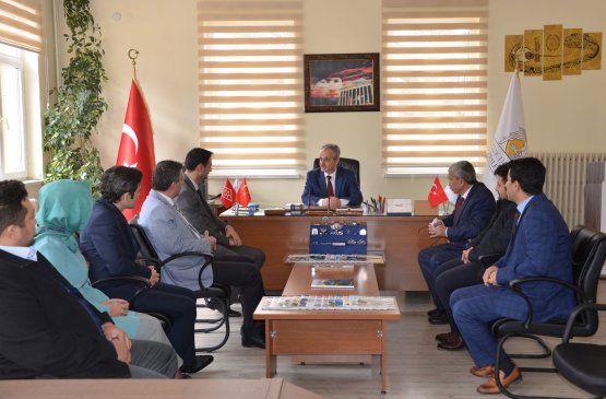 rektor-ozcelik,-beysehir’de-silah--(3).jpg