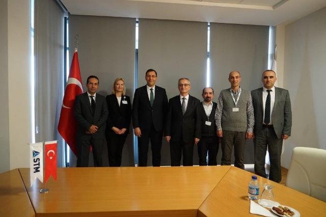 rektor-ozcelik,-stm’yi--(2).jpg
