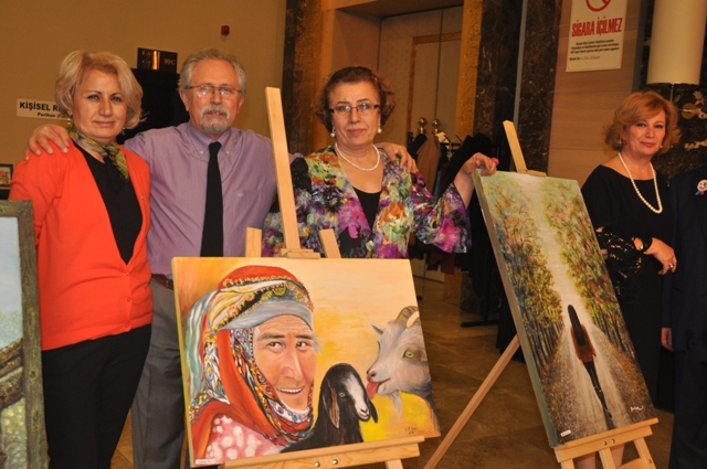 ressam-unal-kisisel-sergisini-acti-(2).jpg