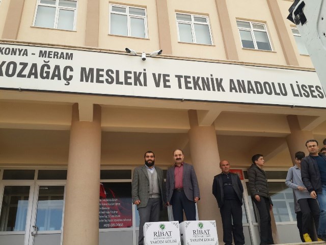 ribattan-ihtiyac-sahibi-ogrencilere-5-bin-cift-ayakkabi-(2).jpg