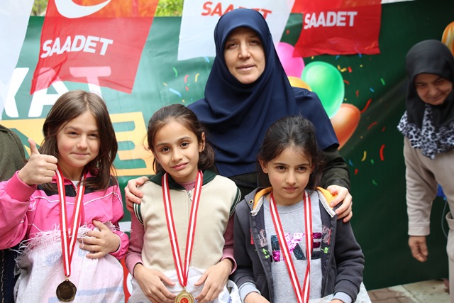 saaadet-partisi-kadin-kollari-(7).jpg