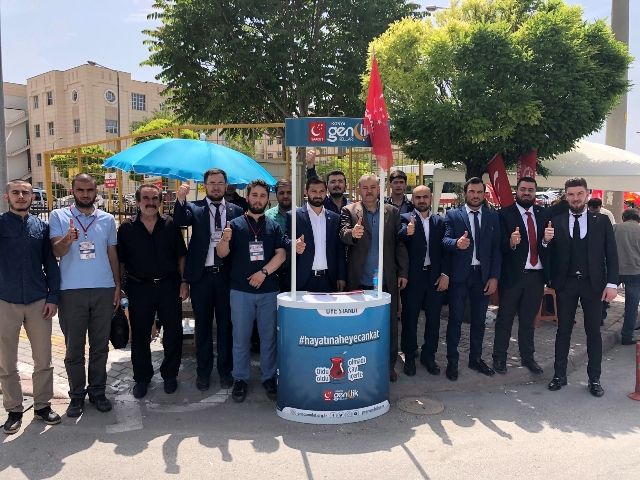 saadet,-adliyede-stant-kurdu--(4).jpg