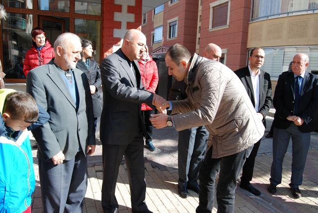 sedat-altinay,-oglu-suat’i-dualarla-asker’e-gonderdi-(3).jpg