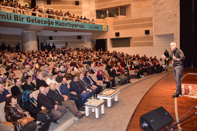 sehir-konferanslarinda-“hikayelerle-anadolu-irfani”-anlatildi-(3).jpg