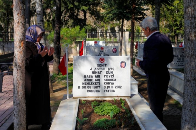 sehit-annesinin-duygulandiran-mekt-(3).jpg