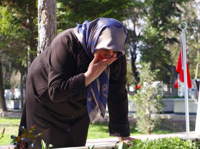 sehit-annesinin-duygulandiran-mekt-(8).jpg
