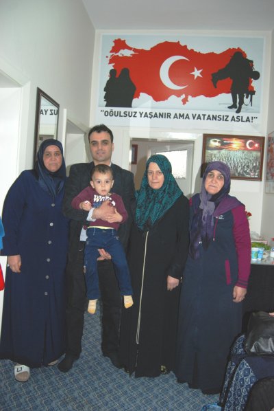 sehit-er-idris-ozek-hatim-duasi-ile-anildi-(1)-001.jpg