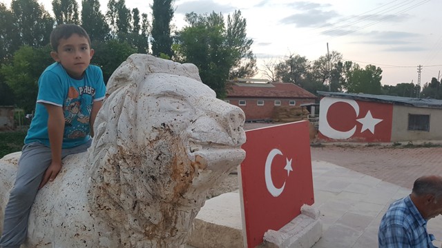 sehit-komsusunun-anisina-bayrak--(3).jpg