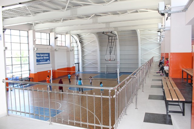 sehit-mustafa-cizmeci-spor-salonu--(35).jpg
