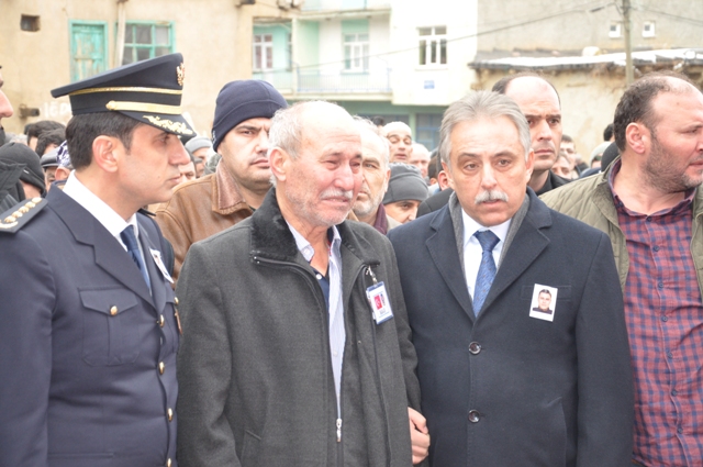 sehit-polis-aksoy-son-yolculuguna--(7).jpg