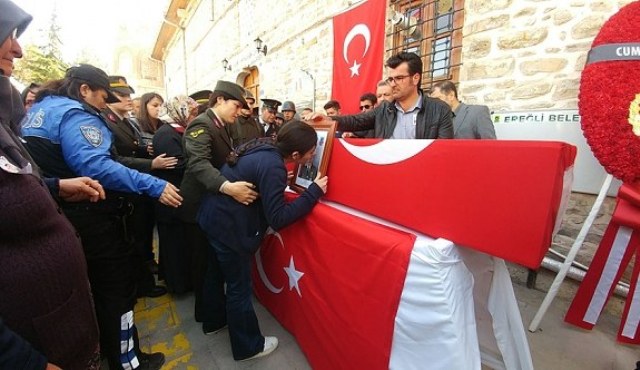 sehit-uzman-onbasi-dut-son-yolculuguna-ugurlandi.jpg