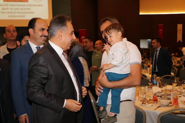 sehit-ve-gazi-aileleri-iftarda--(2).jpeg