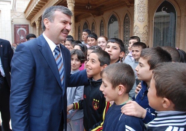sehitlerimizin-aziz-hatiralari-yasatiliyor-(3).jpg
