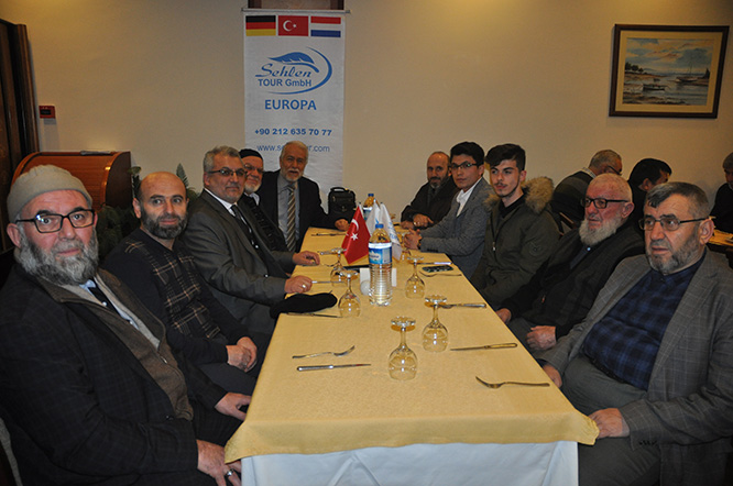 sehlen-turizm’den-umre-adaylarina-semineri-verildi-(1).jpg