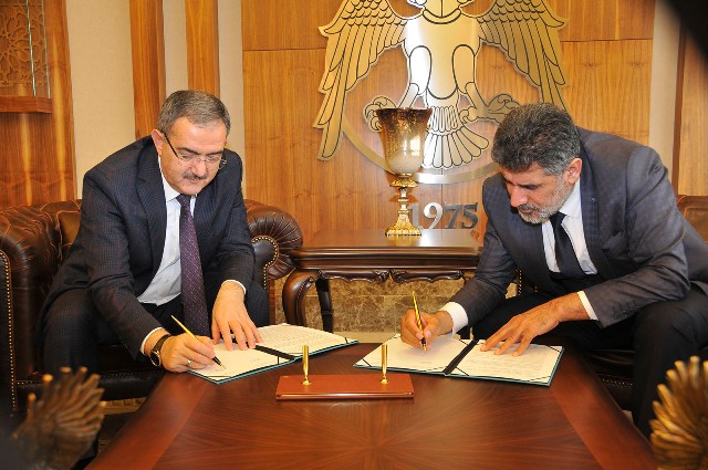 selcuk’ta-1.-konya-kitap-fuari-icin-protokol-imzalandi-(1).jpg