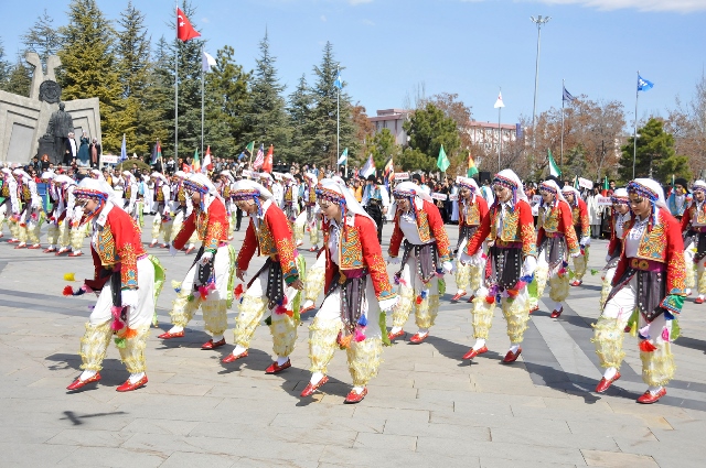 selcuk’ta-nevruz-bayrami-coskuyla--(10).jpg