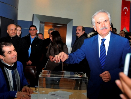 selcuk’ta-rektor-adayi-belirleme-secimleri-basladi-(4)-001.jpg