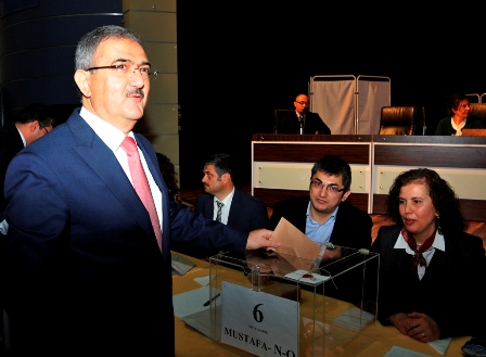 selcuk’ta-rektor-adayi-belirleme-secimleri-basladi-(5)-001.jpg