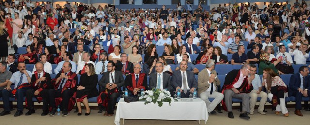 selcuk-tip-fakultesi,-mezunlarini--(3).jpg