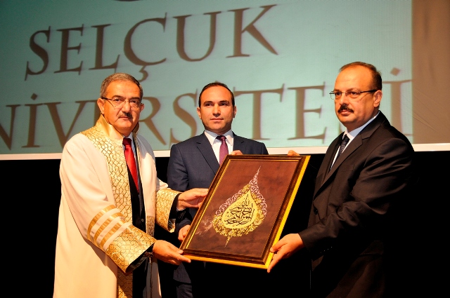 selcuk-universitesi’nde-akademik-yil-heyecani-(14).jpg