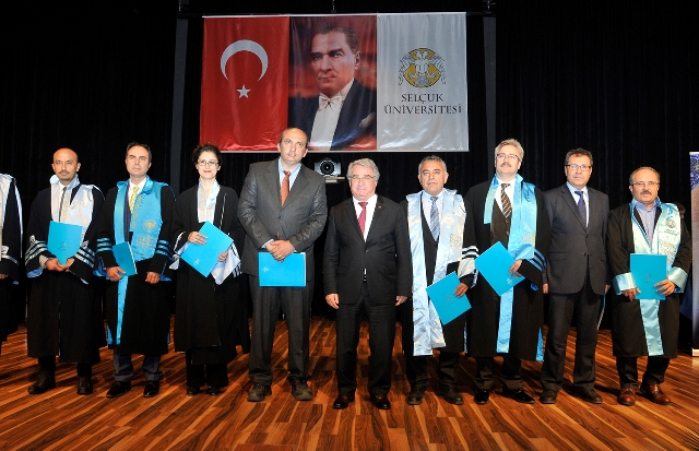 selcuk-universitesi-43-yasinda---(9).jpg
