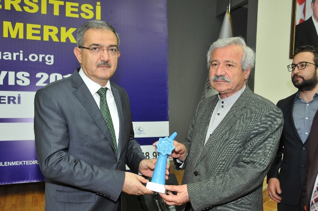 selcuk-universitesi-kitap-fuari--(4).jpg