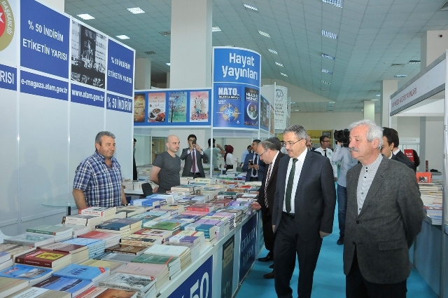 selcuk-universitesi-kitap-fuari--(7).jpg