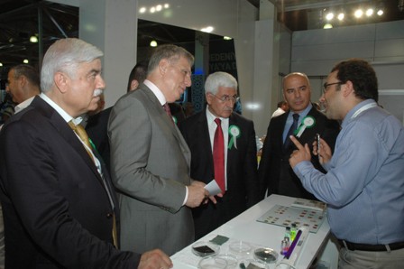 selcuk-universitesi-su-gecirmeyen-kagit-uretti-6.jpg