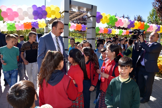 selcuklu-cocuklara-doga-sevgisini-asiliyor-(3).jpg