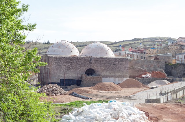 selcuklu-ve-osmanli-eserleri-restore-ediliyor---(2).jpg