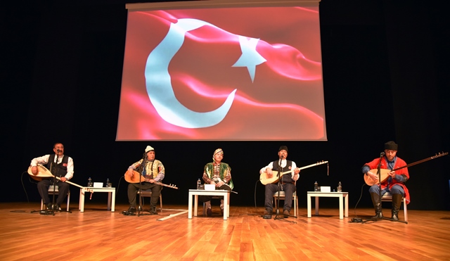 selcukluda-kahramanlik-turkuleri-yukseldi--(3).jpg